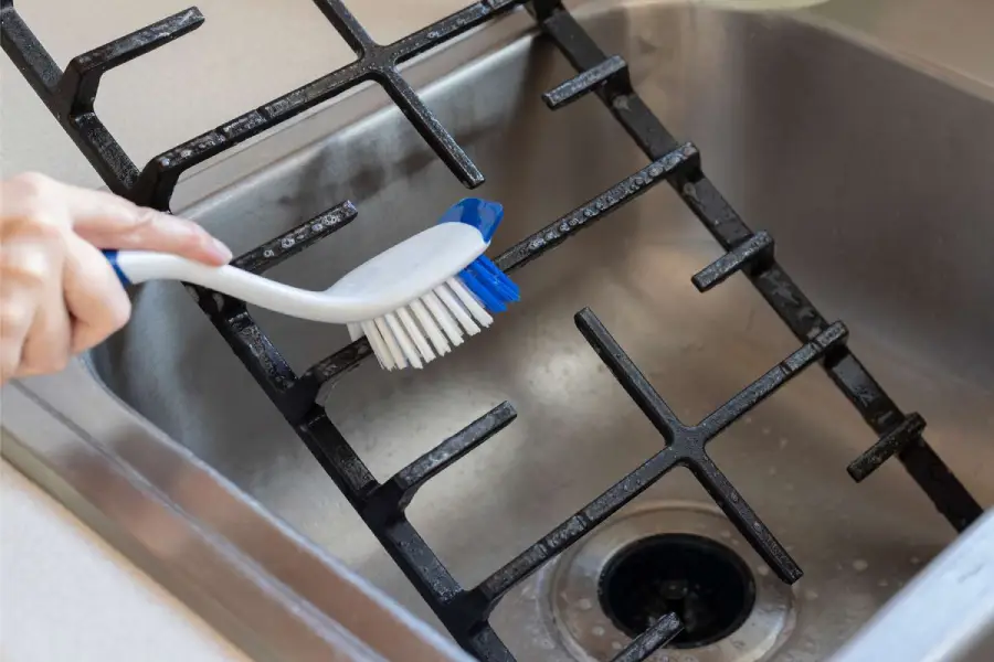 How to Clean Cast Iron Cooktop Grates